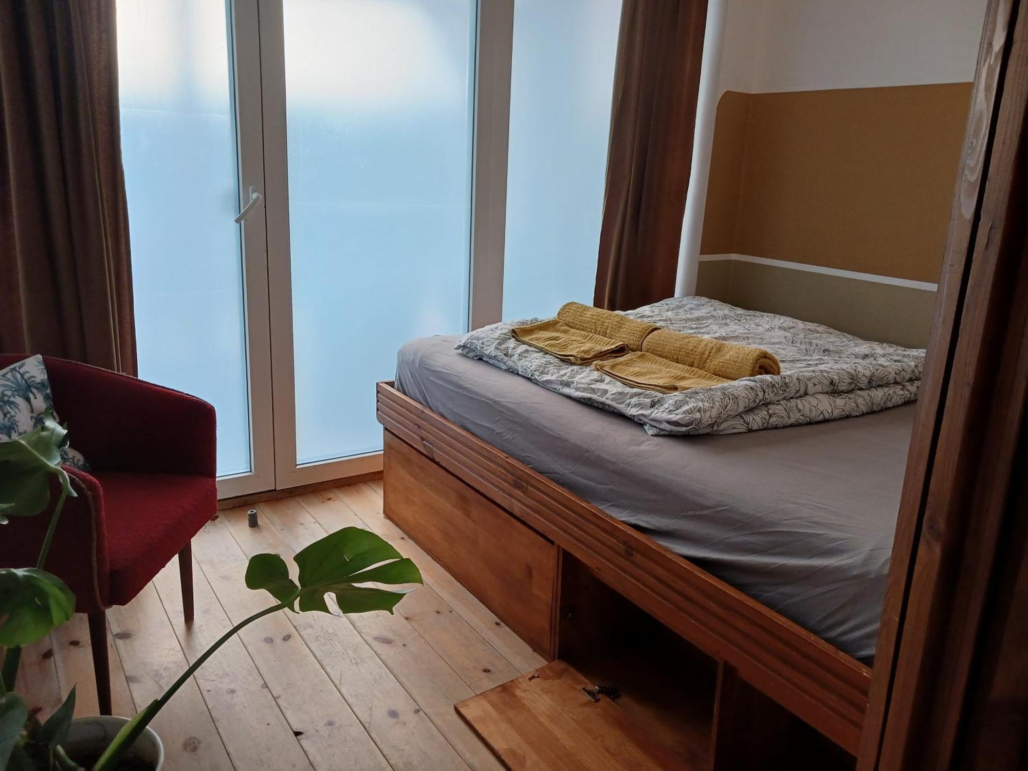 Squat Deluxe Berlin, The Hostel Bagian luar foto