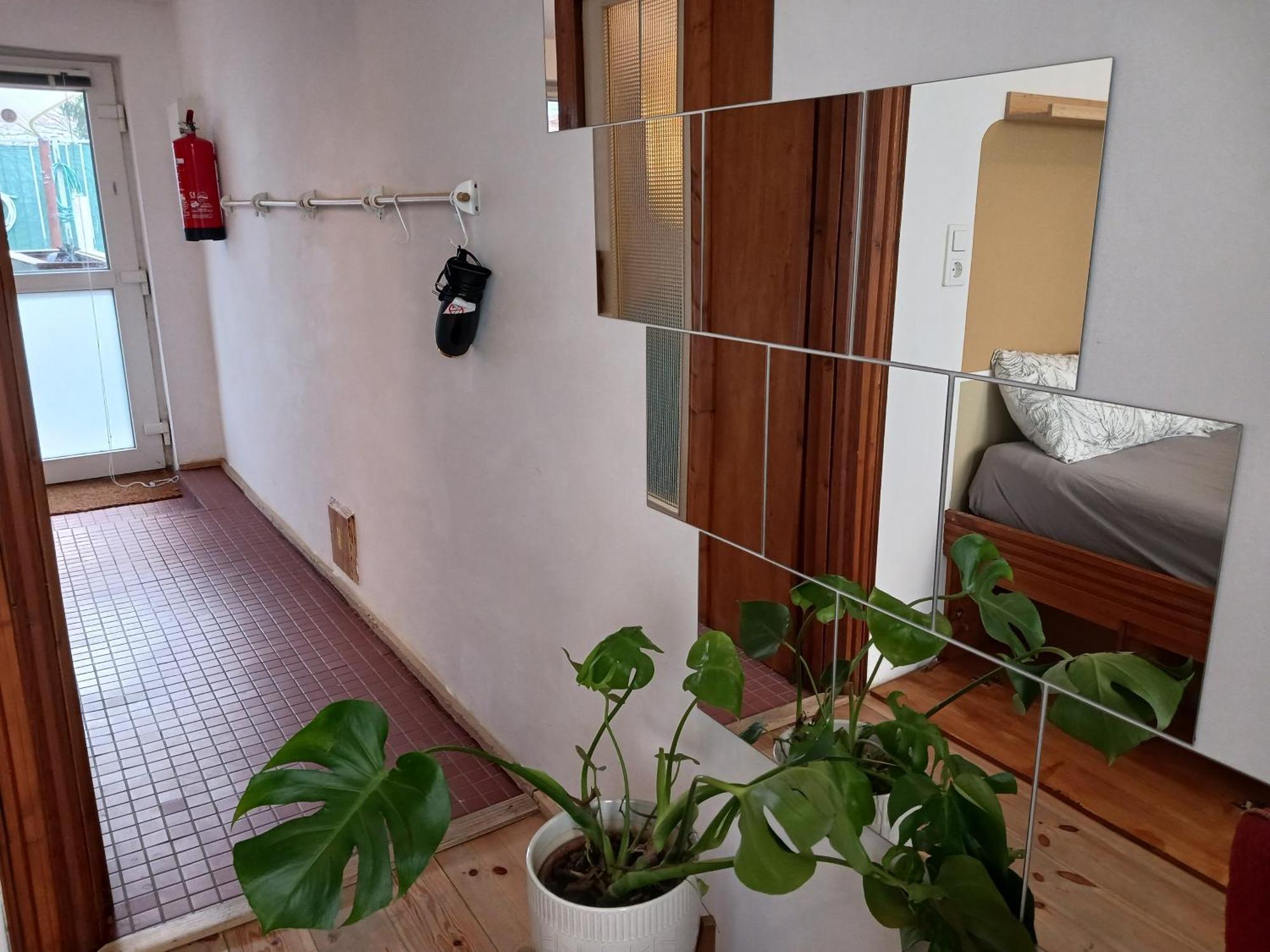 Squat Deluxe Berlin, The Hostel Bagian luar foto